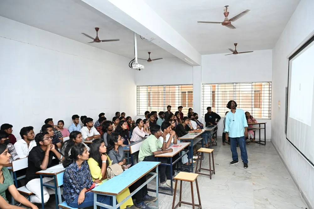 Lecture Halls — Aalim Muhammed Salegh Academy of Architecture