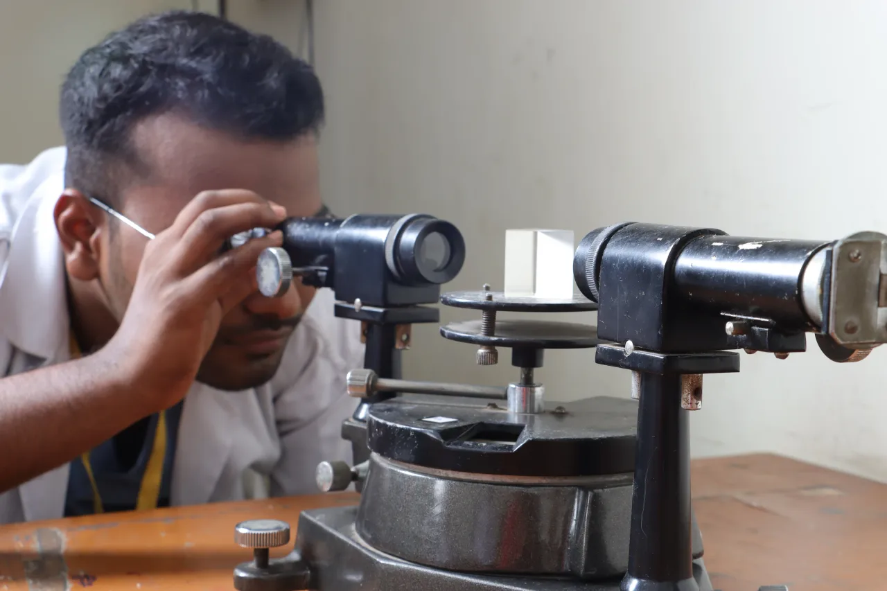 Lab Image 1 — M.N. College of Optometry