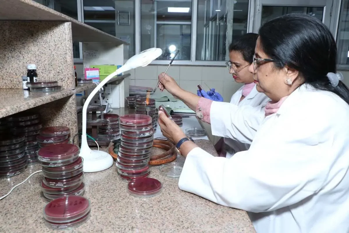 DMC&H diagnostic labs and imaging area