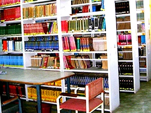 Central-Library.jpg — Azad Institute of Pharmacy and Research