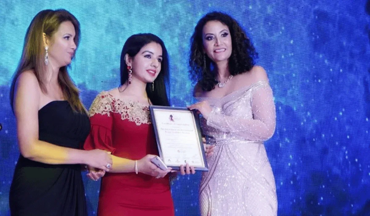 Award by Bollywood celebrity Diana Hayden — International Design Academy (IDA), Bangalore