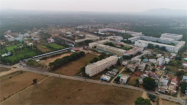 campus 4