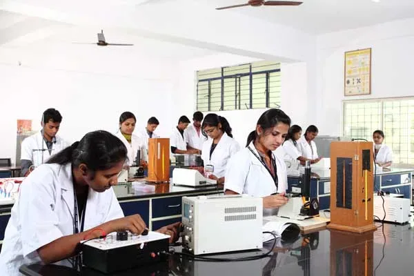 campus 8