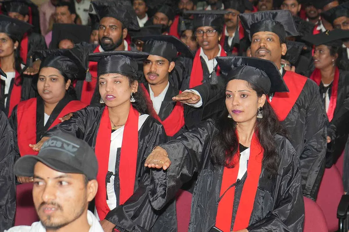 Students/campus setting for the 5-year B.A.LL.B. programme — Visveswarapura College of Law