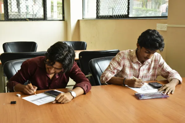 campus 8