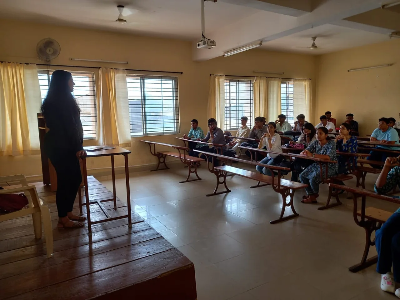 Adv. Pooja Umashankar delivered an insightful lecture on the theme “Practical Experience after Graduating from BILS” — Bangalore Institute of Legal Studies