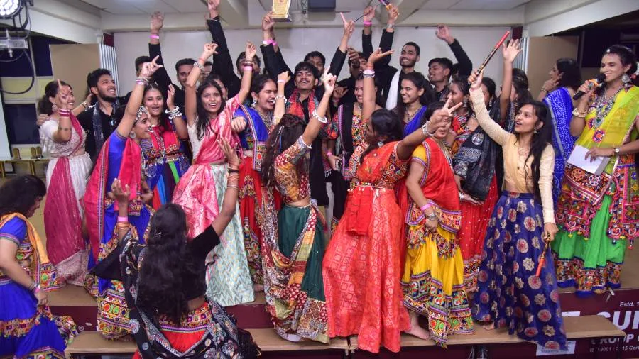 Rhythmic Garba Festival at Suryadatta Education Foundation-4 (1)