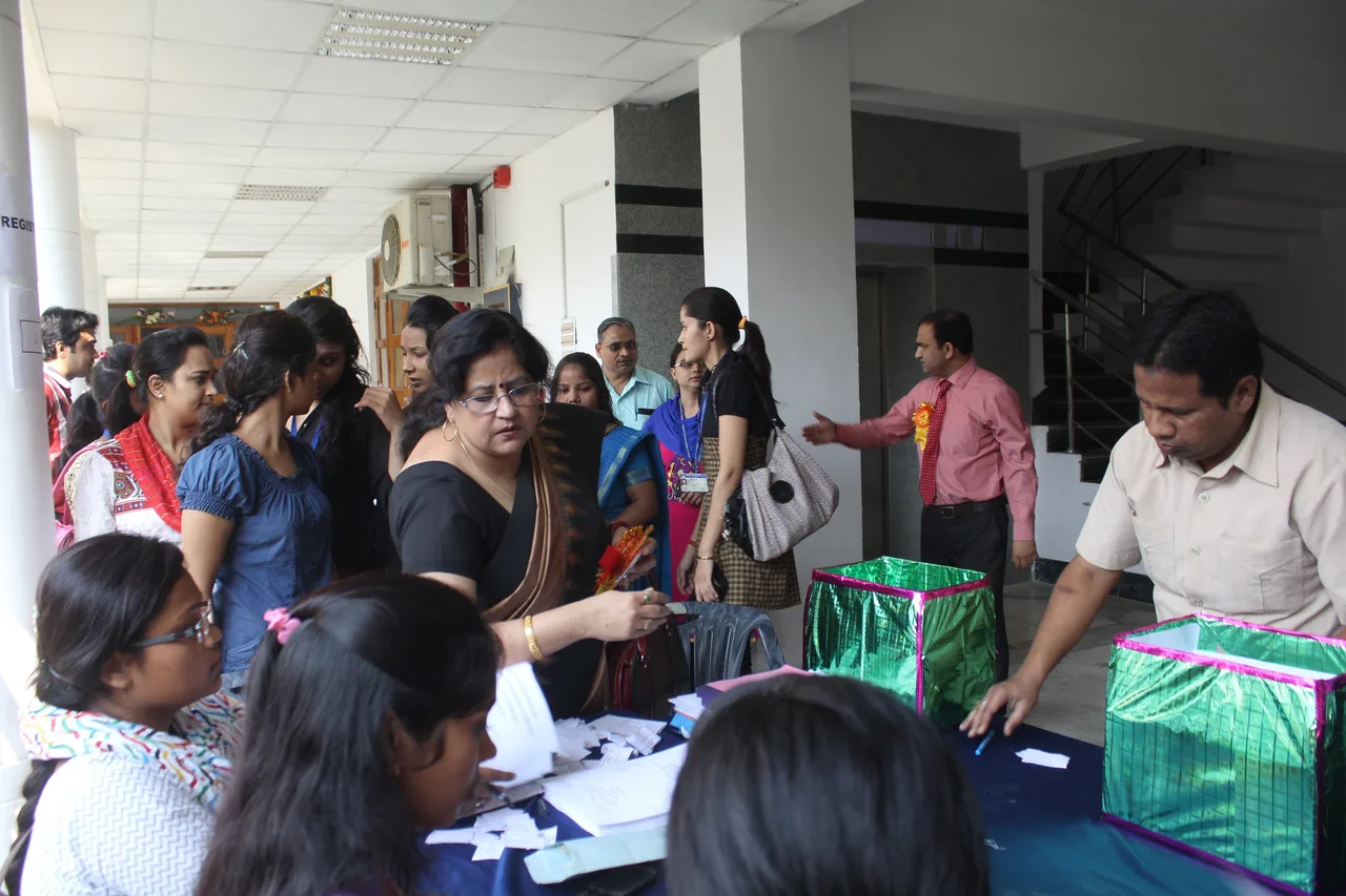 Era University Library gallery photograph 6