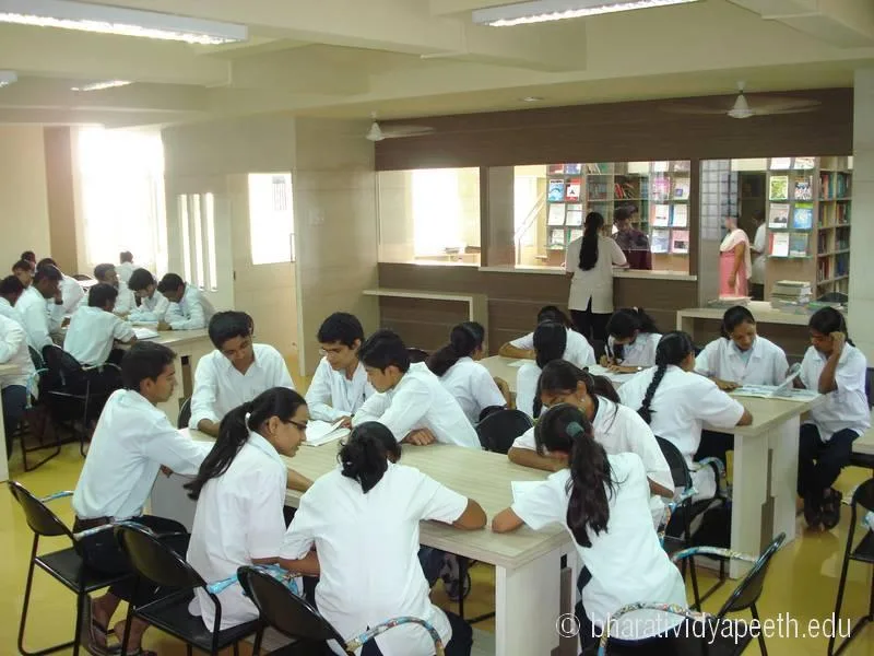 LIBRARY 2.JPG — Bharati Vidyapeeth College of Pharmacy, Kolhapur