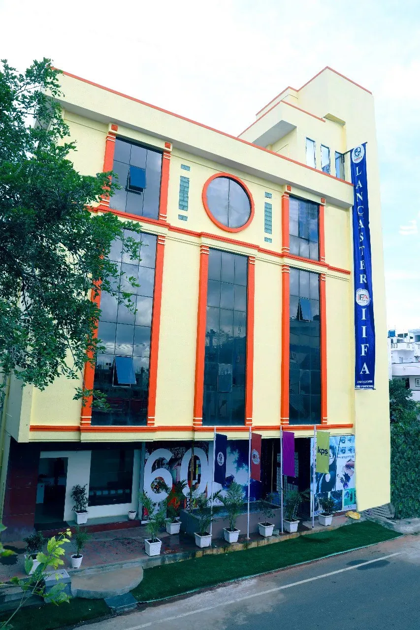 campus 8