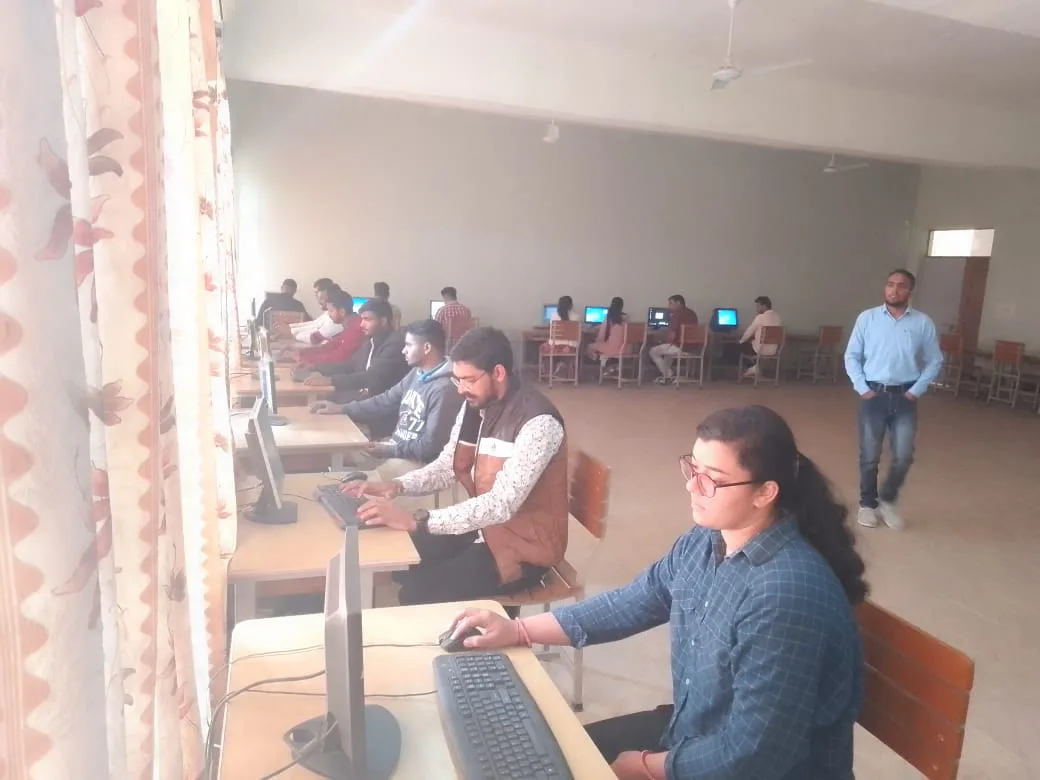 Computer lab — Maa Saraswati College of Pharmacy
