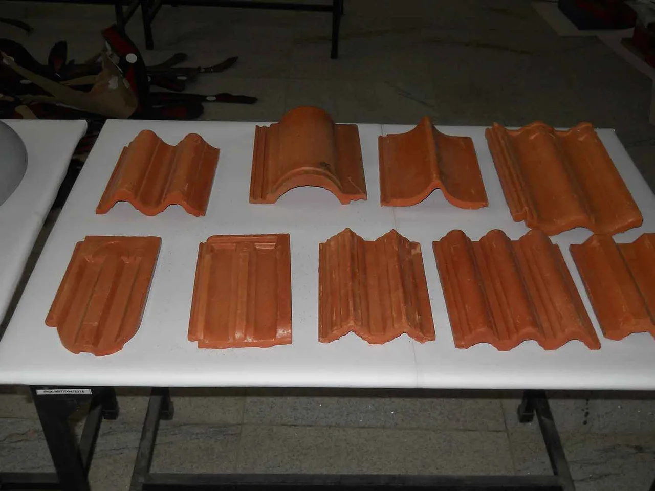 Displays material samples — Sigma College of Architecture