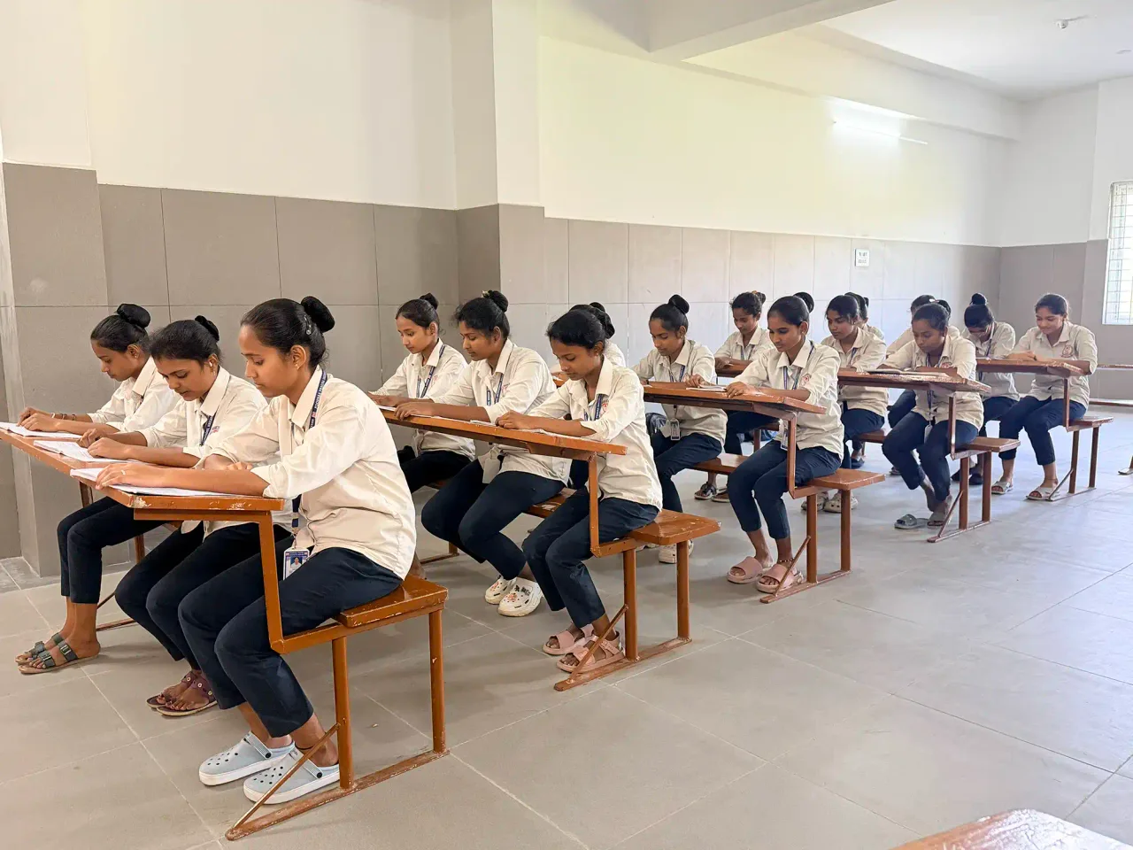 Poornaa Pragna College of Nursing — Image Class Room Poornaa Pragna Institute 1