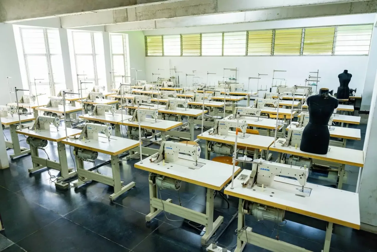 Stitching lab — Vogue Institute of Art and Design