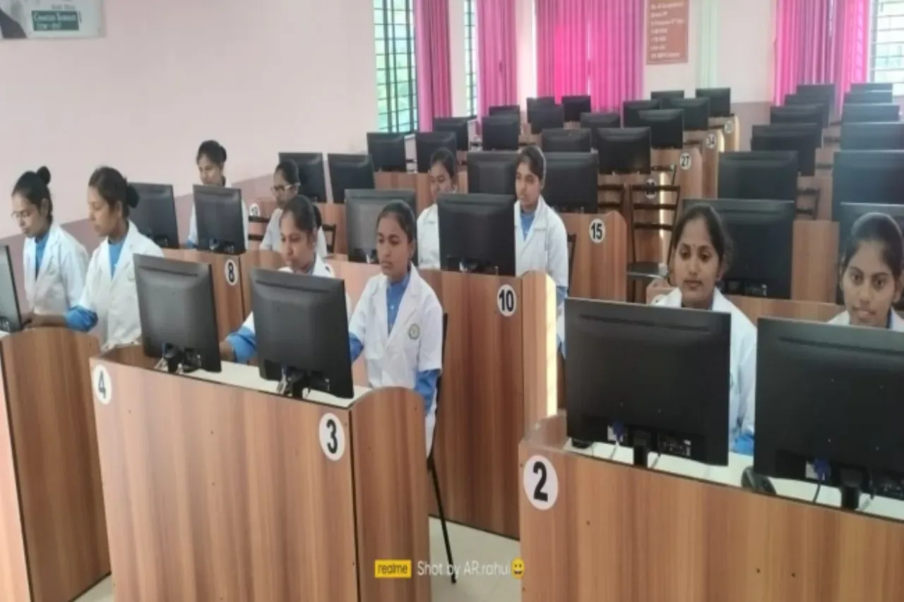 BLDEA College of Nursing Jamkhandi – Computer Lab — BLDEA’S College of Nursing, Jamkhandi