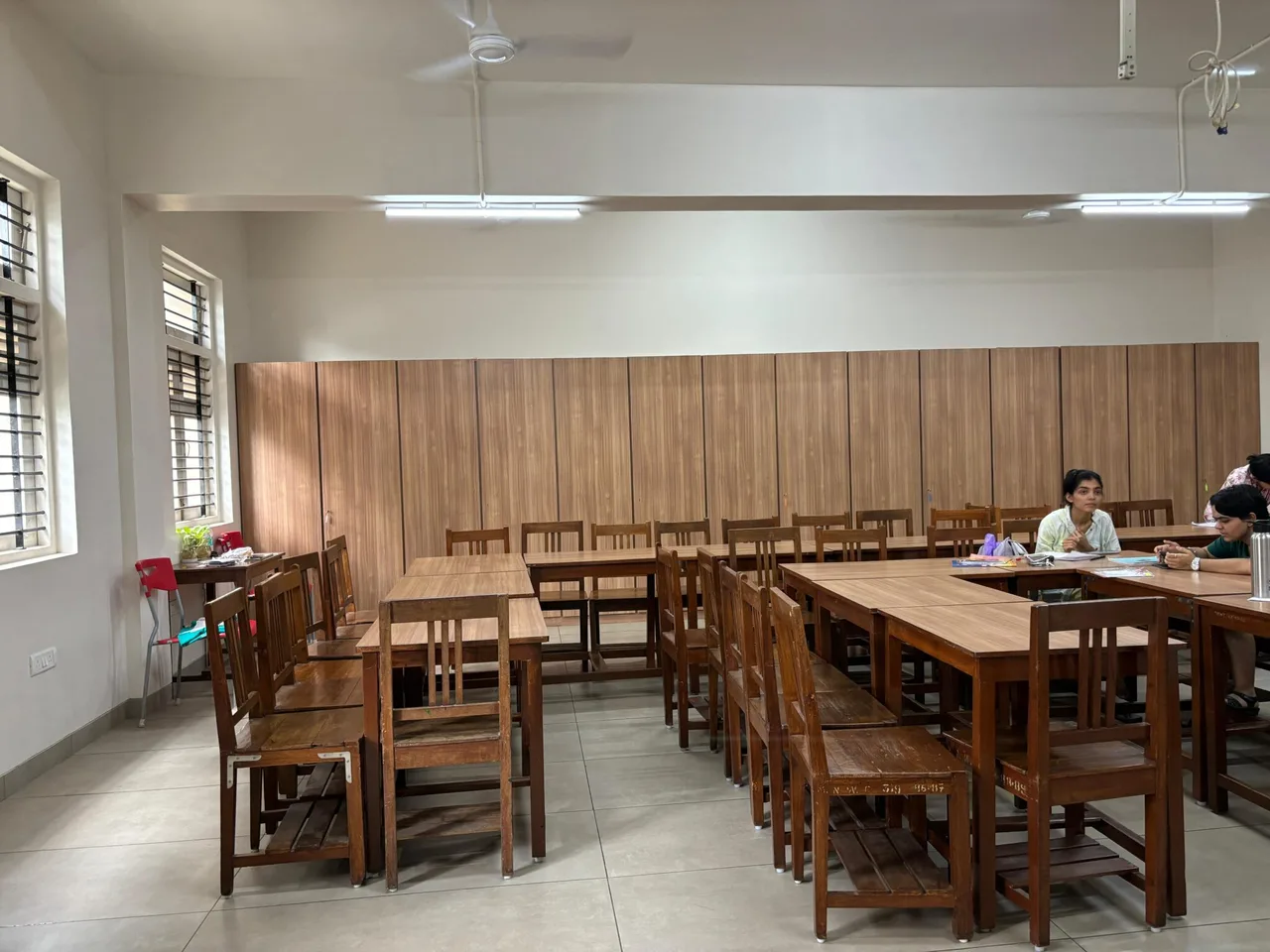 Psychology Laboratory — Maniben Nanavati Women's College