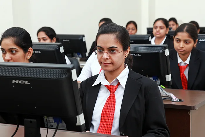 Computer class — Guru Nanak Institute of Management