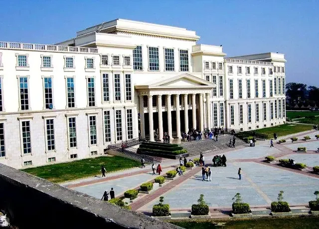 Amity Lucknow photo