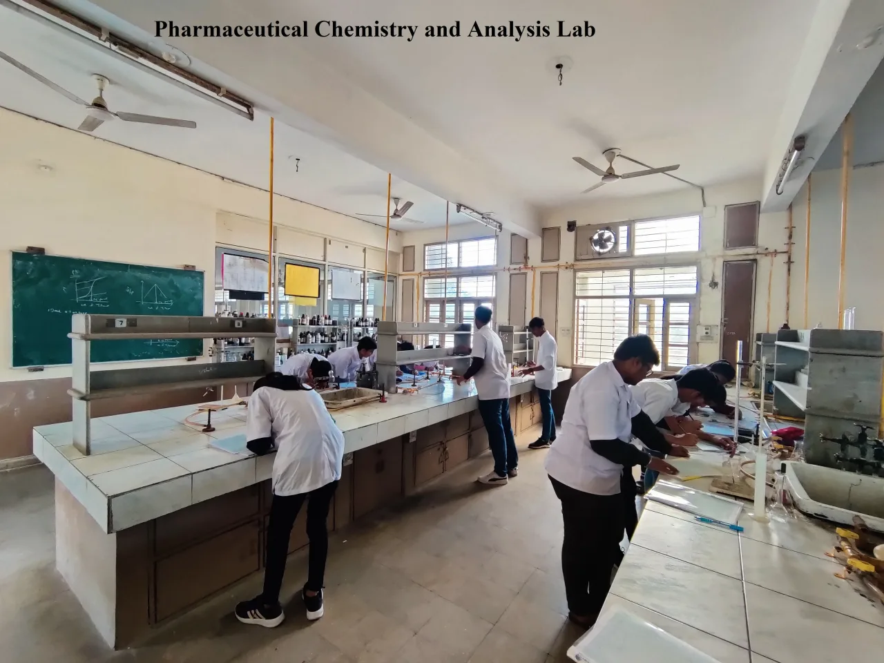 Pharmaceutical Chemistry and Analysis laboratory — indukaka-ipcowala-college-of-pharmacy-anand