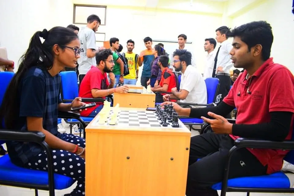 campus 8