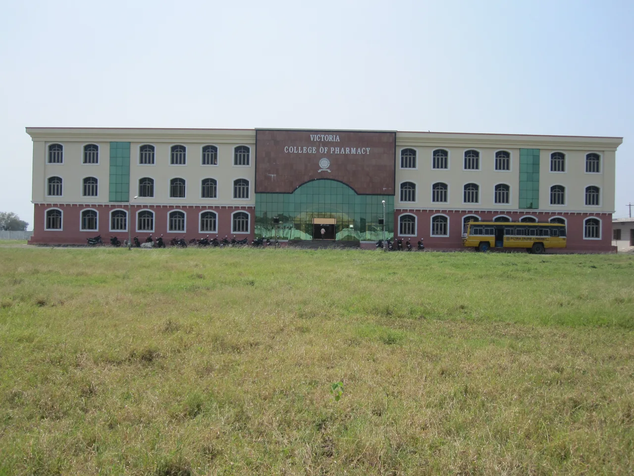 Main academic building in Guntur, Andhra Pradesh — Victoria College of Pharmacy