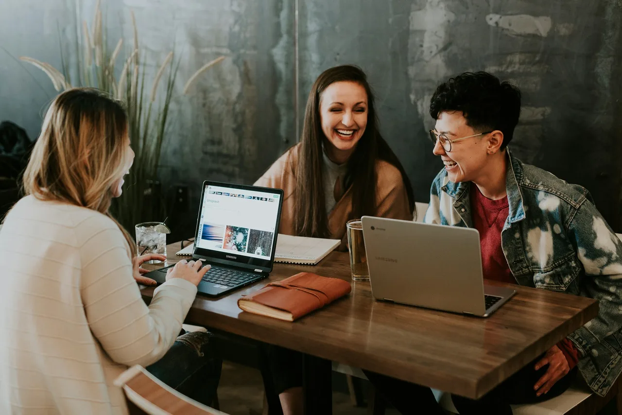 Students collaborating — nie-national-institute-of-engineering