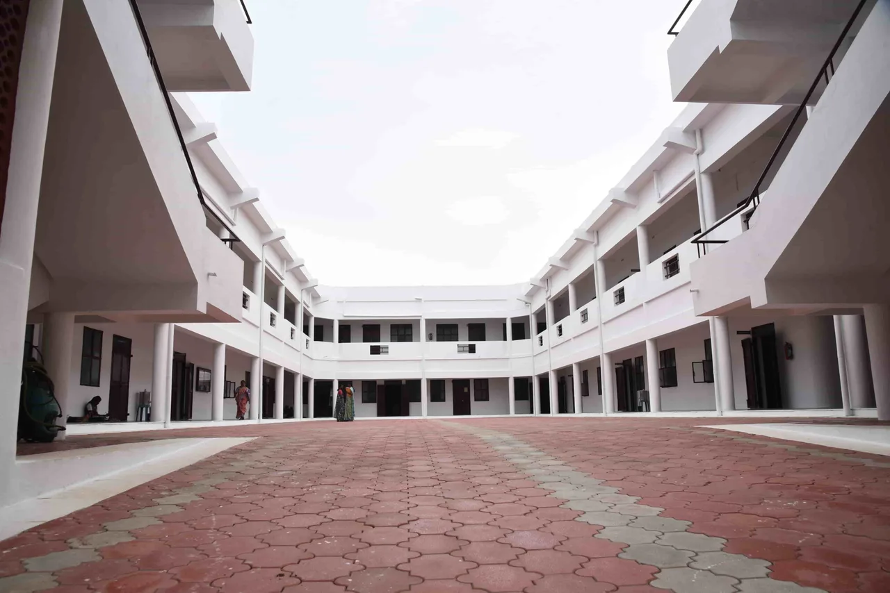 campus 8