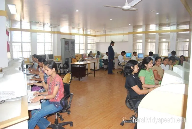 COMPUTER NETWORK LABORATORY_01.JPG — Bharati Vidyapeeth's College of Engineering, Kolhapur