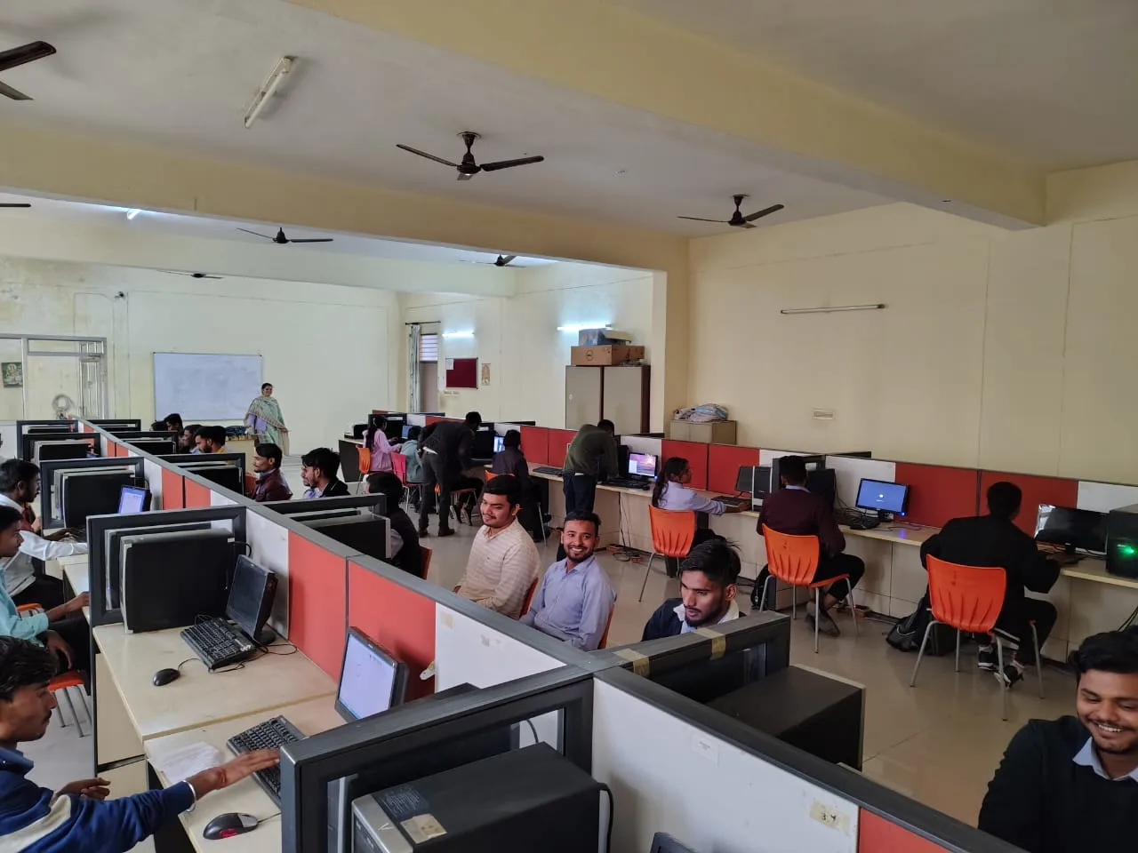 Computer Lab at MITS Lucknow — Maharana Institute of Technology & Sciences