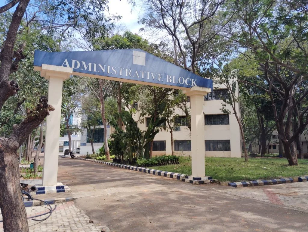 campus 8