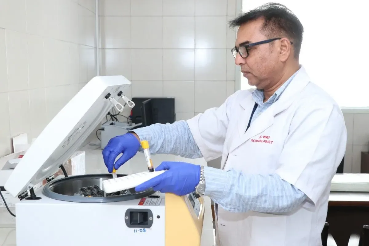 DMC&H laboratory or imaging equipment area