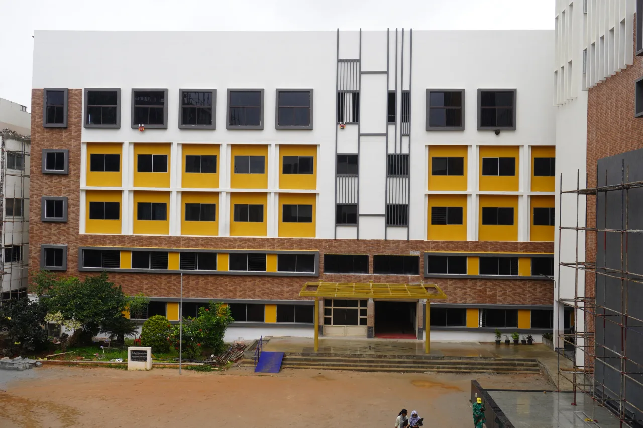 campus 4