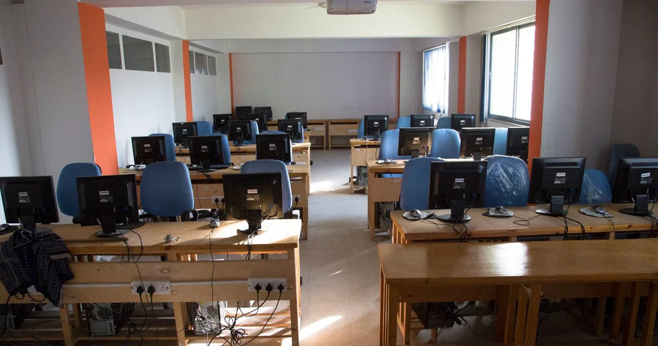 Computer Lab — Lorven College of Science and Management
