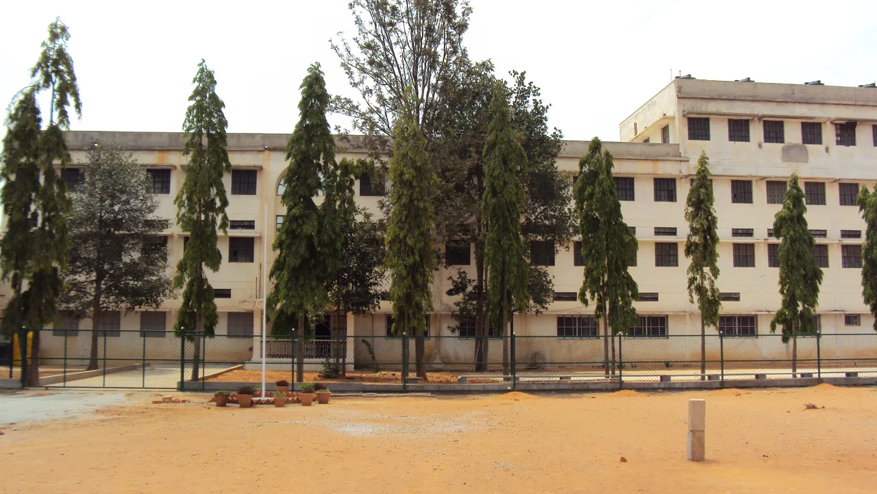 campus 8