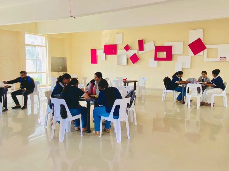 campus 8