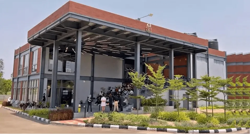 campus 8