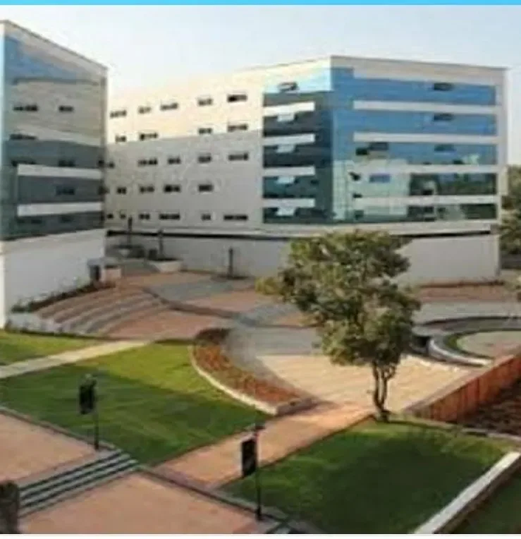 campus 8