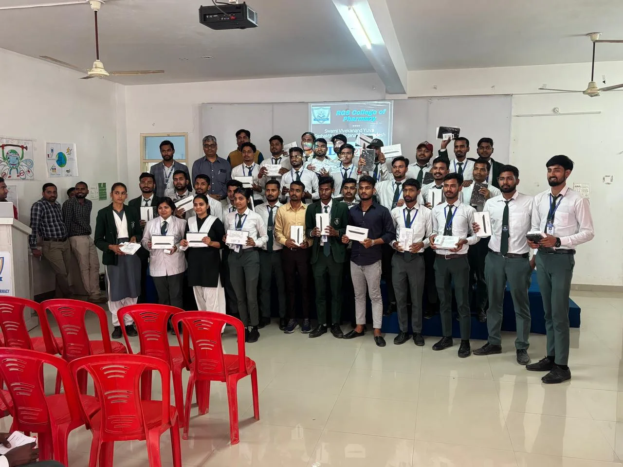 Tablet Distribution Program at R.G.S. College of Pharmacy, Lucknow — RGS College of Pharmacy