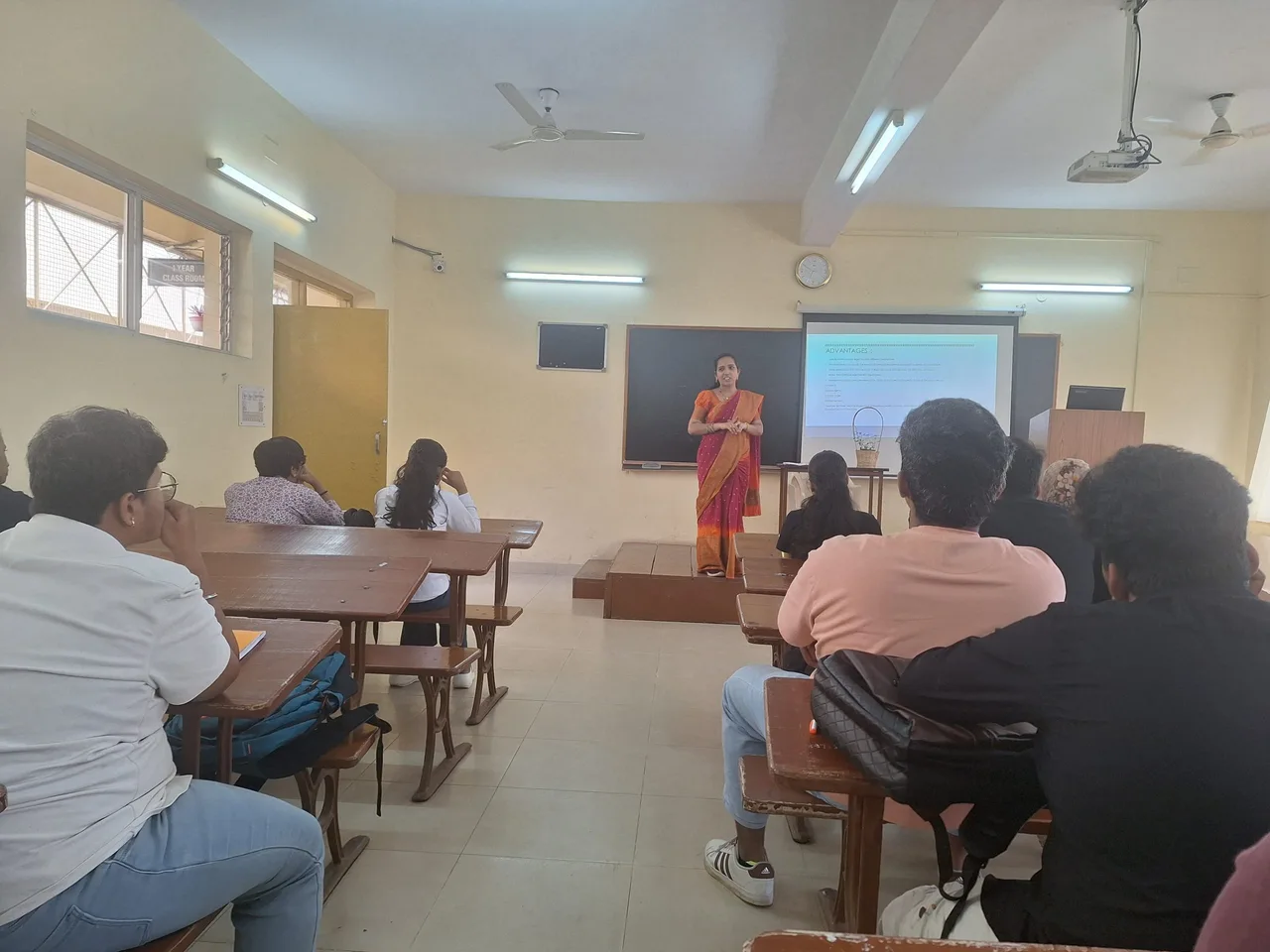 Prof. Yashoda delivered an engaging lecture on “Why Law Students Need to Study Economics” — Bangalore Institute of Legal Studies