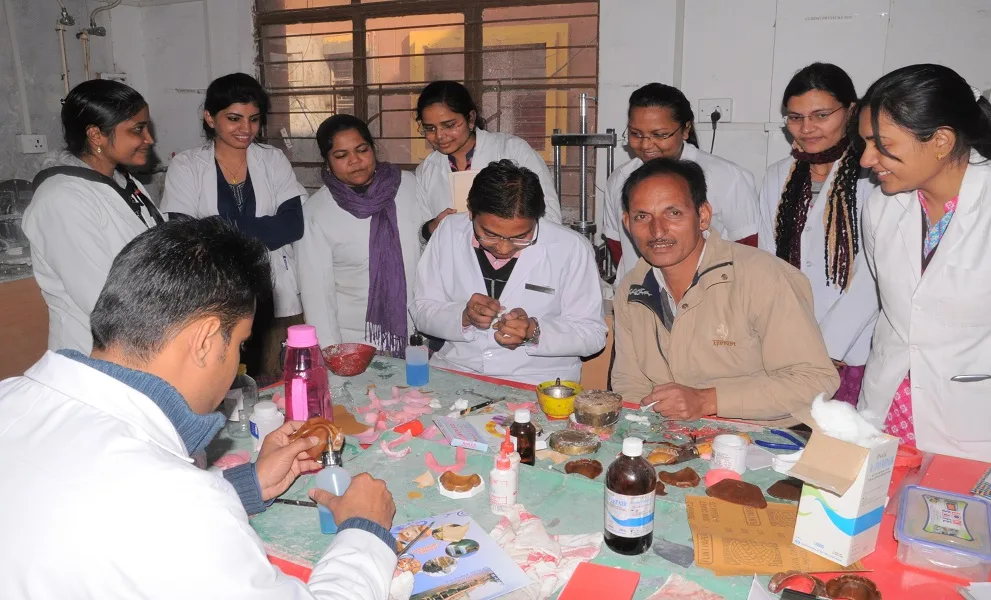 RKDF Dental student learning