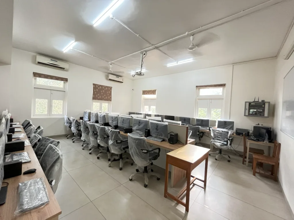 Computer Laboratory 1 — Maniben Nanavati Women's College