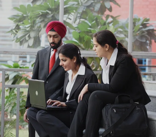 Students in garden — Guru Nanak Institute of Management