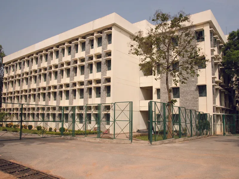 campus 8