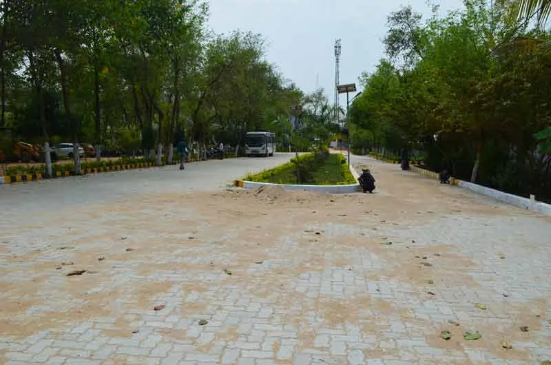 Vananchal Dental College & Hospital — Gallery Image Gallery5 Gall4