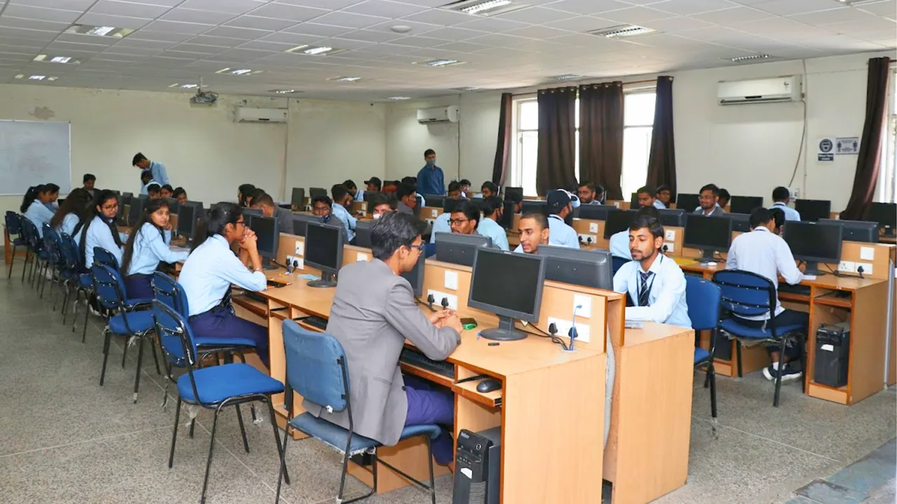campus 4