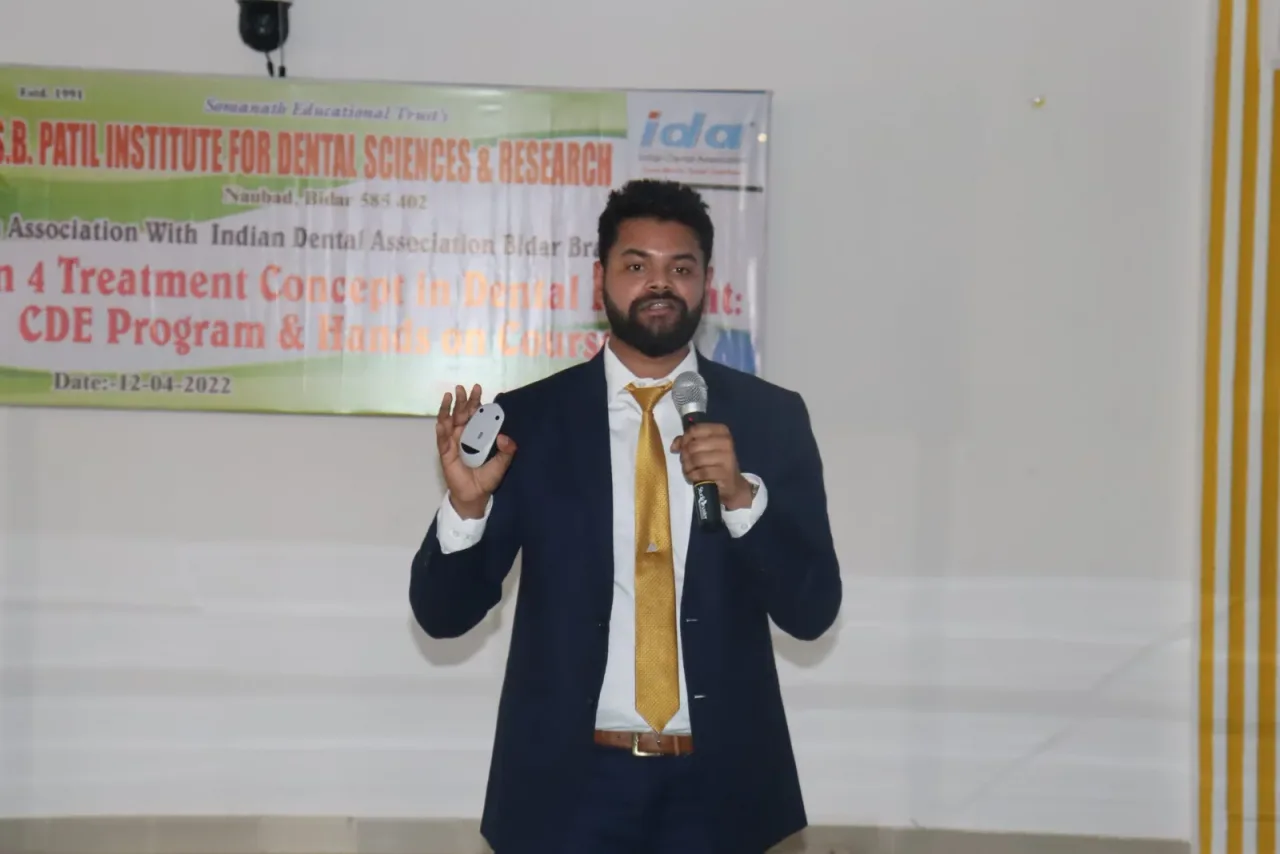 IMG_9770 — group at a conference/CDE event — S.B. Patil Institute for Dental Sciences and Research