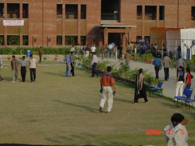campus 8
