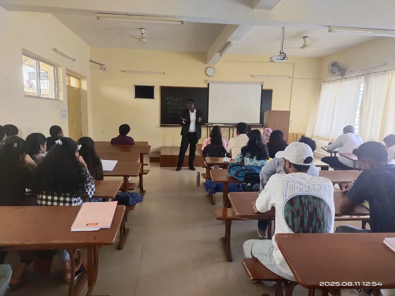 Adv. Purushotham delivered an insightful lecture on “Legal Aid Services and Challenges” — Bangalore Institute of Legal Studies