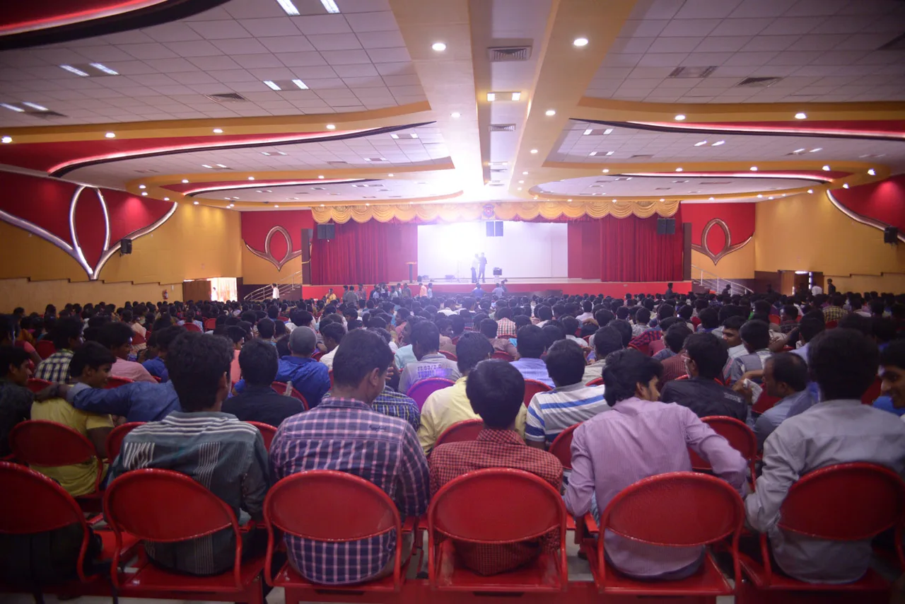 campus 8
