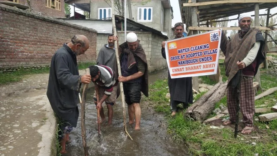 Water cleaning drive UBA NIT Srinagar — National Institute of Technology Srinagar
